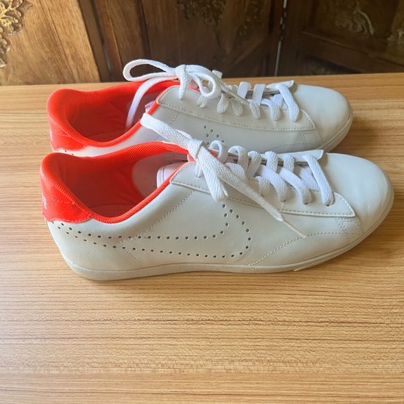 Nike Racquette US 10 White Leather Athletic Tennis Shoe Orange 454412-116 - Picture 3 of 7